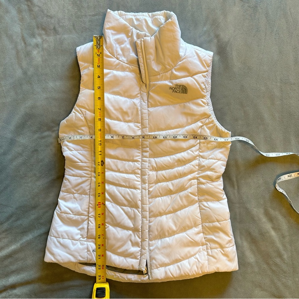 XS / EUC North Face Aconcagua Vest Gardenia White